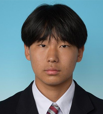 加治　璃人